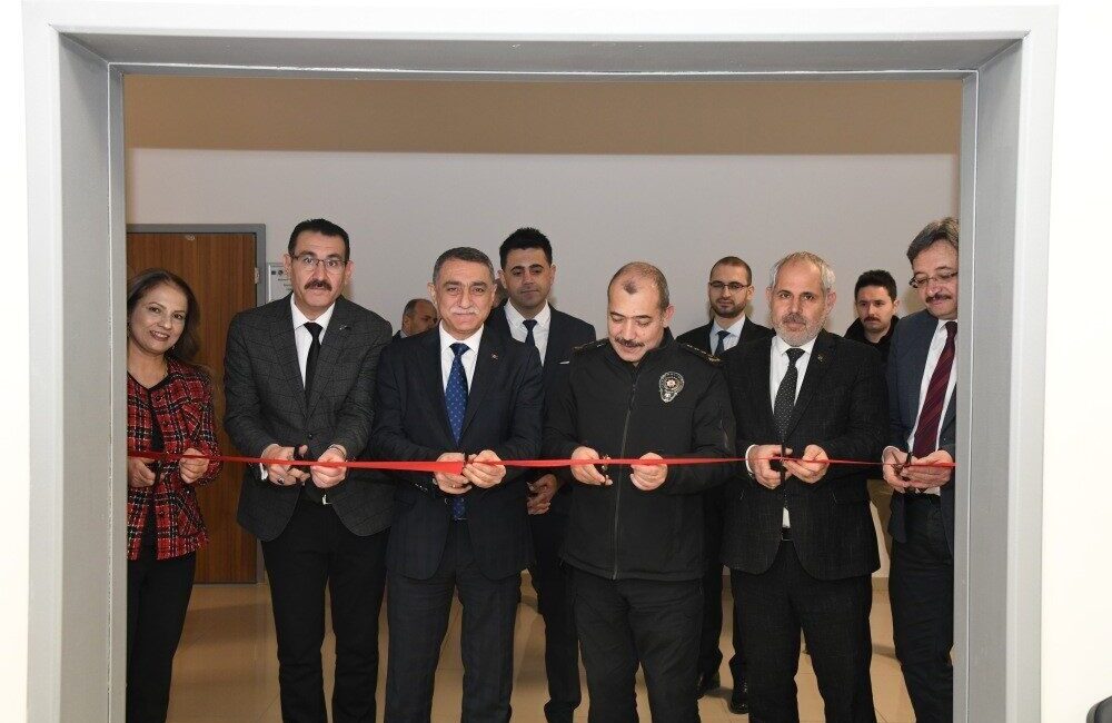 Kırşehir’de ’Dijital Sıfır Atık Laboratuvarı’ açıldı Kırşehir'de Mühendislik Mimarlık Fakültesi'nde