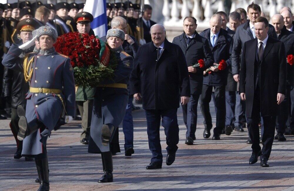 Belarus Devlet Başkanı Aleksandr Lukaşenko, yeni dönemi için yemin ederek,