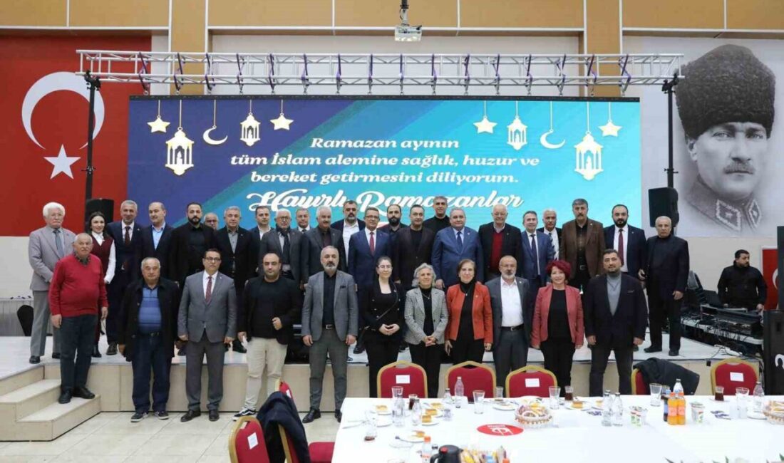 Keçiören Belediye Başkanı Mesut Özarslan, Sivaslı vatandaşlarla iftar sofrasında buluştu.