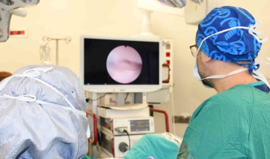 Yozgat Şehir Hastanesi'nde tedavi edilen 13 yaşındaki Ohvira Sendromu hastası,