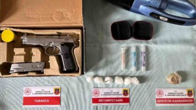 Kırıkkale'nin Yahşihan ilçesinde durdurulan bir otobüste yapılan aramada uyuşturucu ve