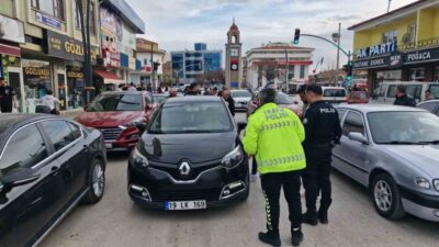 Alaca ilçesinde meydana gelen trafik kazasında otomobil ile çarpışan İpek