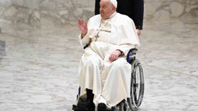 88 yaşındaki Katolik lider Papa Francis, Gemelli Hastanesi'nden sevenlerine sesli