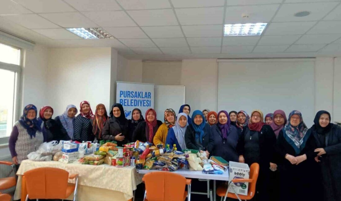 Pursaklar Belediyesi Hüma Sultan Hanımevi'ne gelen kadınlar, Ramazan'da ihtiyaç sahibi