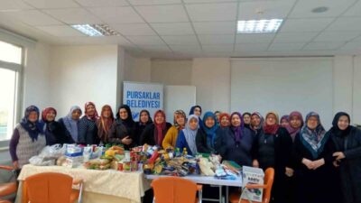 Pursaklar Belediyesi Hüma Sultan Hanımevi'ne gelen kadınlar, Ramazan'da ihtiyaç sahibi