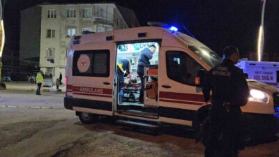 Çorum'da restoranda çıkan kavgada bir kişi öldü, üç kişi yaralandı.