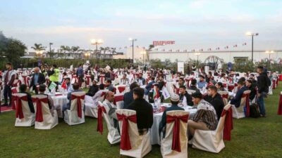 TİKA'nın düzenlediği iftar programında Türkiye, Pakistan ve Filistin'den gelen 320