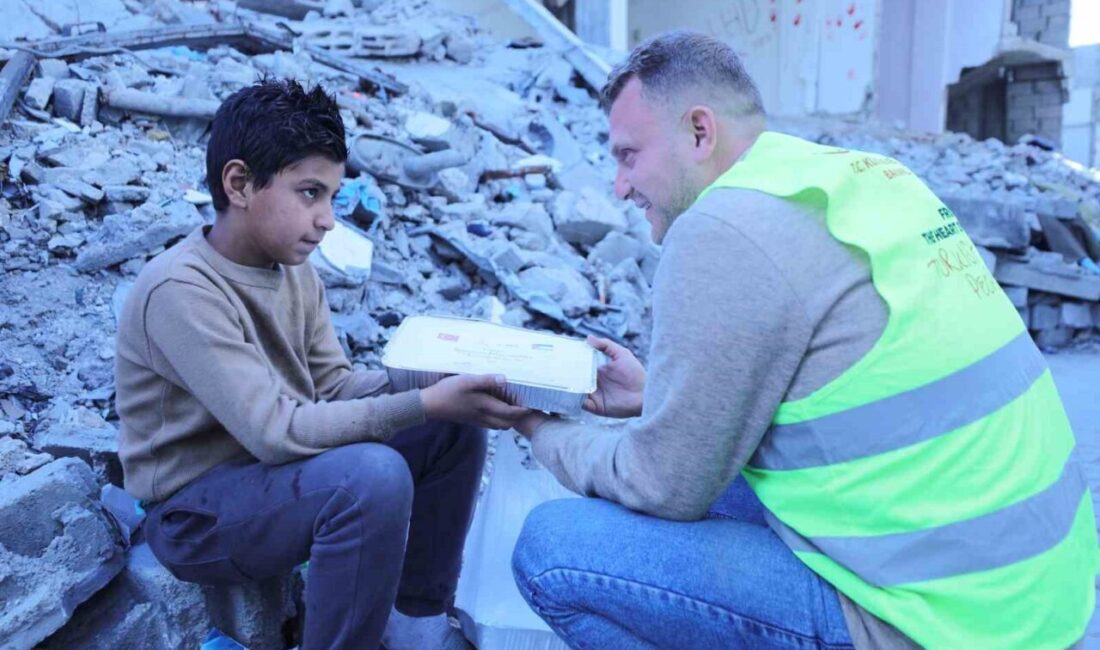TİKA, Filistin'de 6600 aileye gıda yardımı yaparken, imarethanelere, huzurevlerine ve
