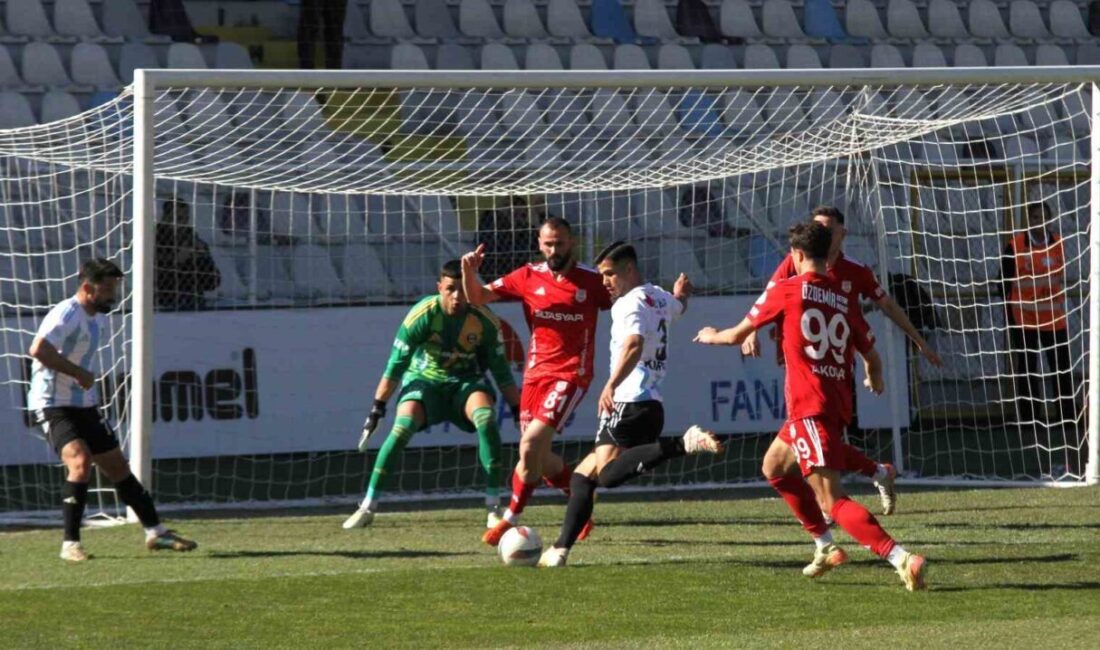 Pendikspor, Erzurumspor FK'yı 4-2 mağlup etti. Maçta Mustafa Yumlu kırmızı