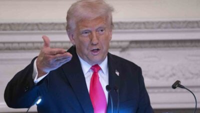 ABD Başkanı Donald Trump, Anayasa'yı geçersiz kılacak yolları değerlendirerek üçüncü
