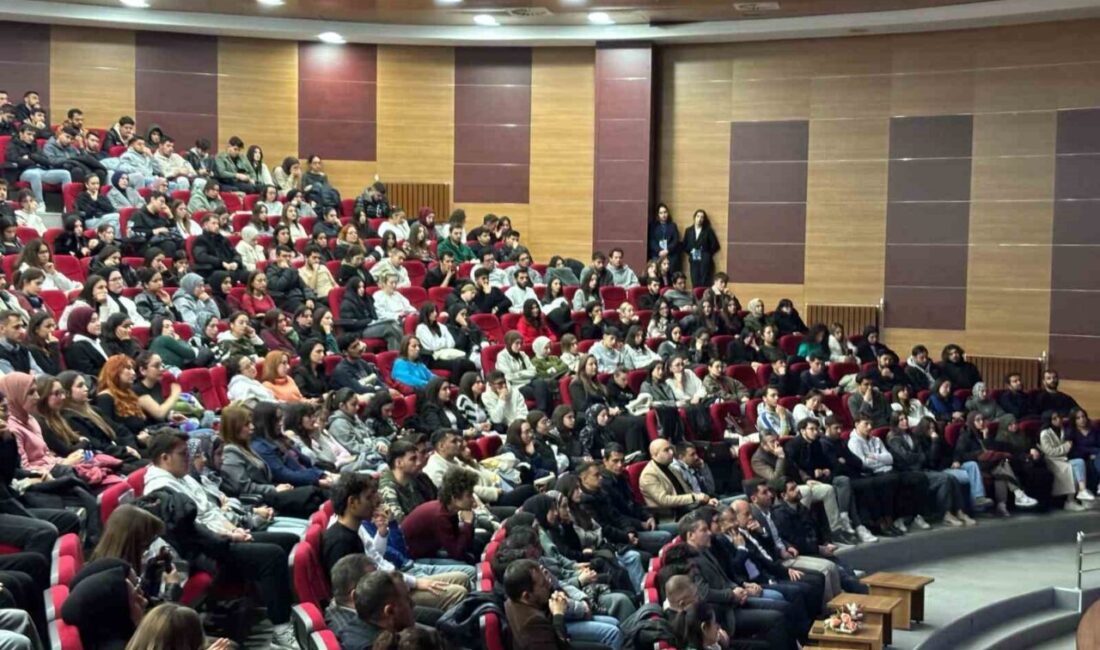 Kastamonu Üniversitesi'nde düzenlenen AVI-X konferansında, Türkiye'nin ilk deneyimsel test pilotu