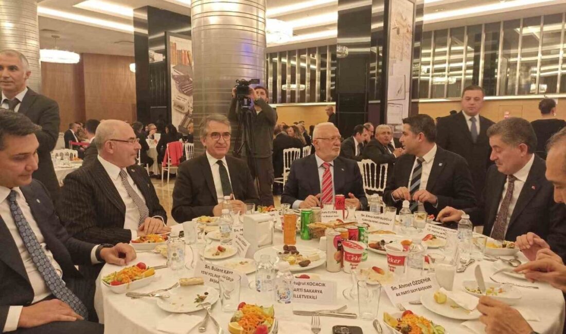 TÜRMOB'un iftar yemeğine, Genel Başkan Emre Karaoğlu, Bakan Yardımcısı Abdullah