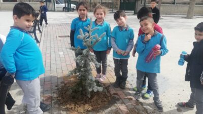 Yerköy İbrahim Karaoğlanoğlu İlkokulu’nda, öğrencilerin doğaya duyarlılığını artırmak ve çevre