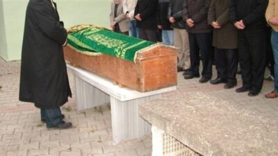 Yukarı İhsangazili köyünden Cemali Kılıç vefat etmiştir. Merhumun cenazesi, ikindi
