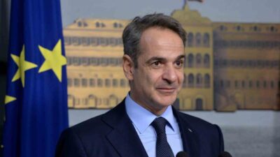 Yunanistan'da Başbakan Mitsotakis'e tren kazası nedeniyle güvensizlik oyu veriliyor. 85