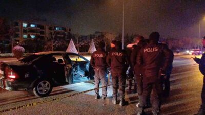 Çorum'da 20 yaşındaki genç, park halindeki araçta silahla vurulmuş olarak