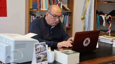 Kırşehir'de Emekli Öğretim Görevlisi Mahmut Seyfeli, ahilik konusunda bilgi edinmek