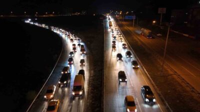 Ramazan Bayramı tatilinin sona ermesiyle Kırıkkale'de trafik yoğunluğu yaşandı. Yağmur