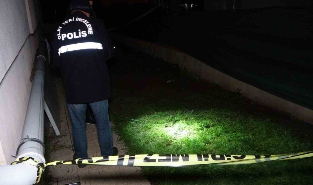 5 katlı binanın çatısından atlayan genç kadın ağır yaralandı Çorum'da 19 yaşındaki E.C.A.