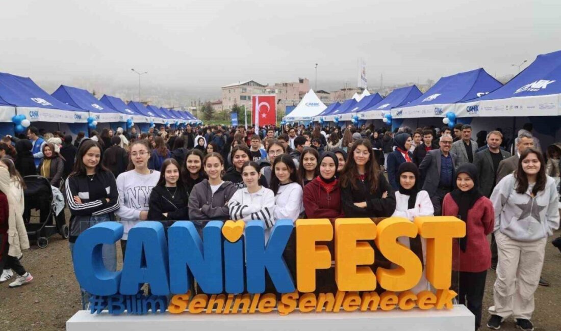 Samsun'un Canik Belediyesi tarafından düzenlenen CANİKFEST, 71 bin 222 kişiyi