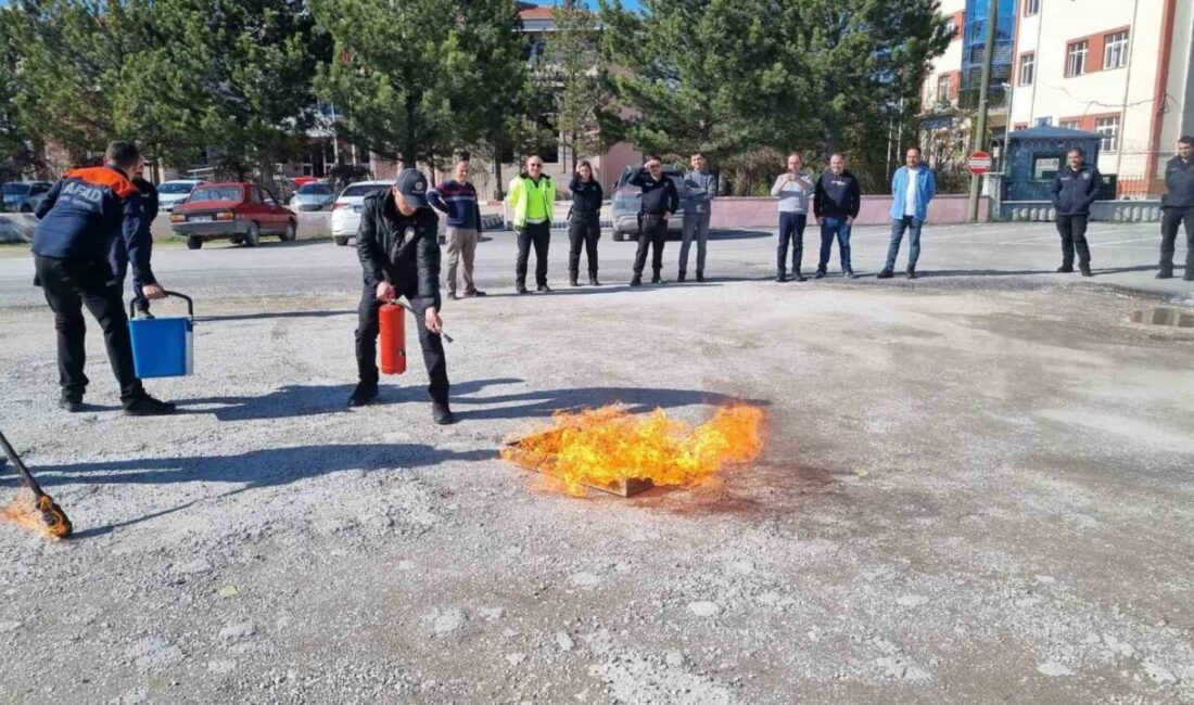 AFAD’dan polis ekiplerine yangın eğitimi Alaca ilçesinde AFAD, İlçe
