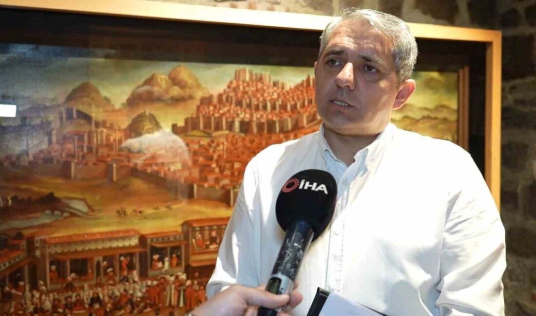 Yazar Seçkin Küskü'nün Ankara Kalesi'nin gizem dolu hikayesini anlatan 'Surdaki