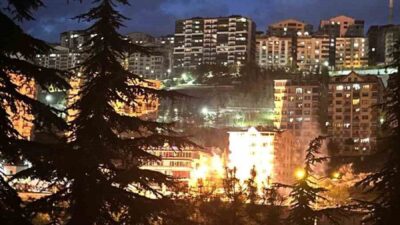 Ankara Keçiören'de elektrik direklerinde yaşanan patlamalar panik yarattı. Polis ve