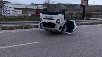 Ankara Beypazarı yolunda meydana gelen trafik kazasında bir otomobil takla