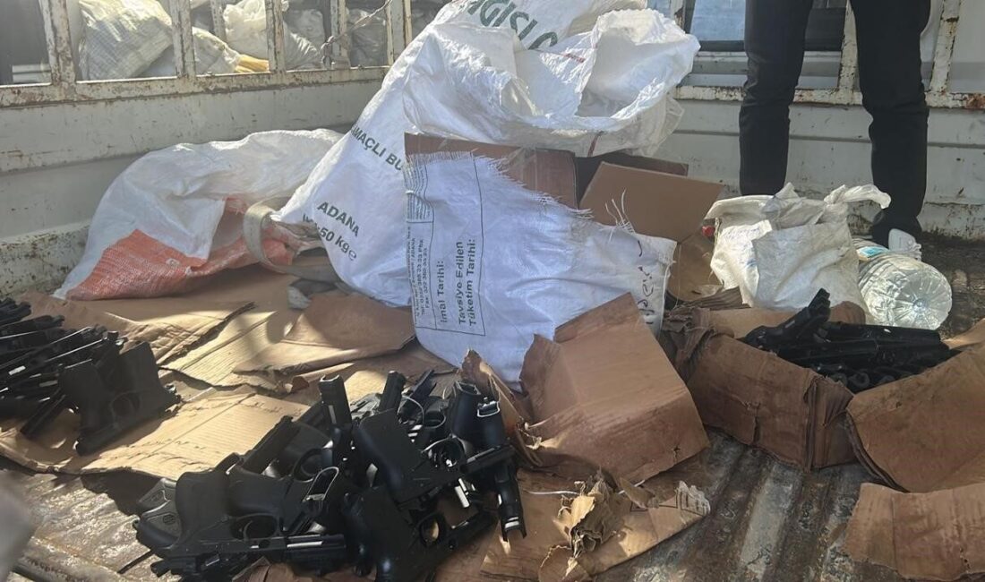 Ankara'da düzenlenen operasyonda OSTİM Organize Sanayi Bölgesi'nde bir iş yerinde