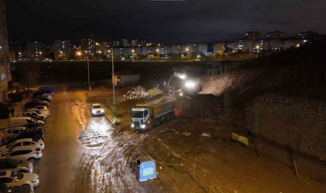 Ankara'da yaşanan sağanak yağmur sonrası Yenimahalle ilçesine bağlı Batıkent'te istinat