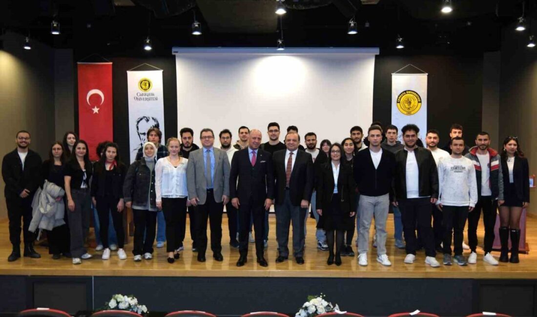 Ankara Sanayi Odası Başkanı Seyit Ardıç, Çankaya Üniversitesi'nde gençlerle bir