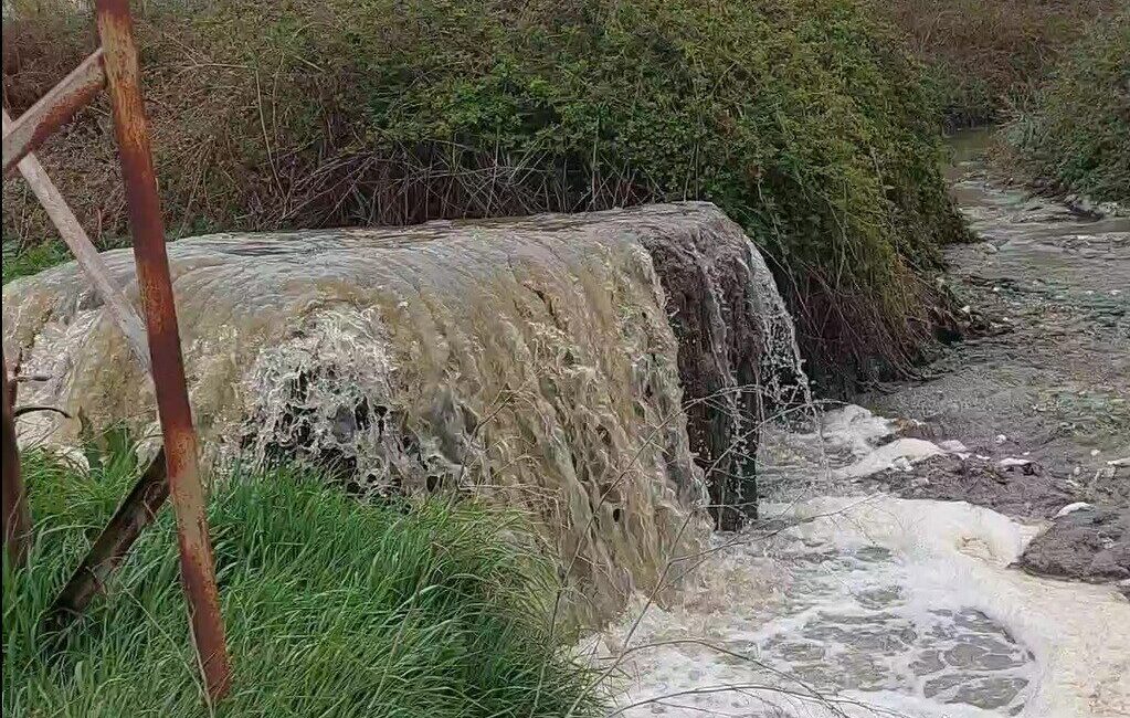 Kırşehir Belediyesi, atık suları arıtmadan Kılıçözü Deresi'ne deşarj ettiği için