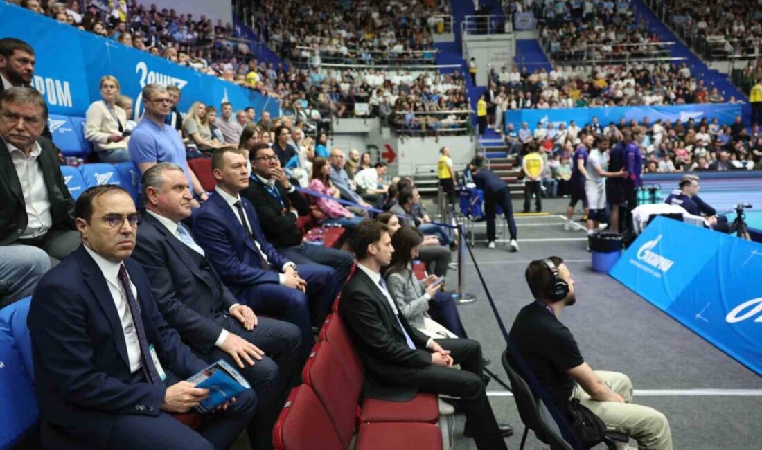 Gençlik ve Spor Bakanı Osman Aşkın Bak, Rusya'da düzenlenen Voleybol