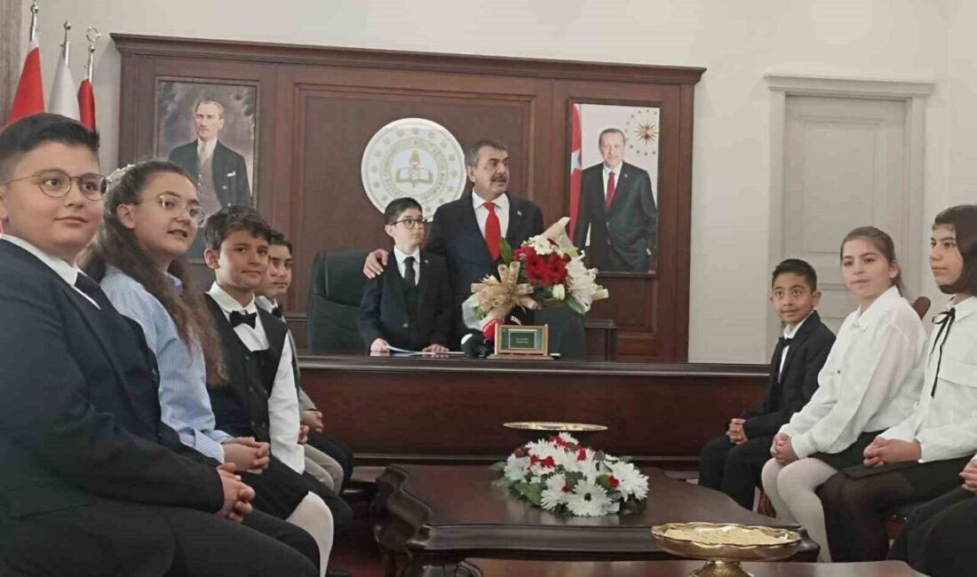 Milli Eğitim Bakanı Yusuf Tekin, 23 Nisan'da 6. sınıf öğrencisi