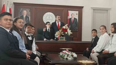 Milli Eğitim Bakanı Yusuf Tekin, 23 Nisan'da 6. sınıf öğrencisi