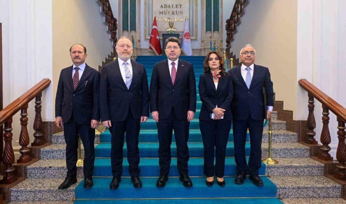 Adalet Bakanı Yılmaz Tunç, DEM Parti temsilcileriyle bir araya gelerek