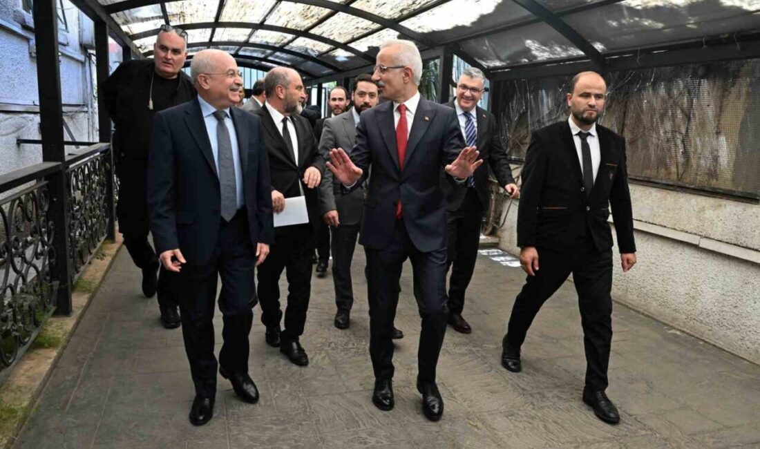 Abdulkadir Uraloğlu, Şam'daki ziyaretinde Suriye Ulaştırma Bakanı Yarub Süleyman Bedir