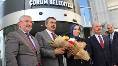 Çorum Belediye Başkanı Halil İbrahim Aşgın, Milli Eğitim Bakanı Yusuf