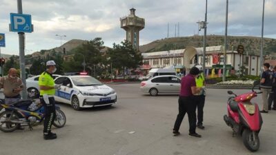 Beypazarı'da Emniyet Müdürlüğü Trafik Denetleme ekipleri motosiklet sürücülerini denetleyerek güvenliği