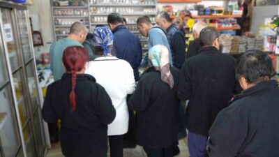 Kırıkkale'de CHP Genel Başkanı Özgür Özel'in "alışveriş yapmayın" çağrısına karşı