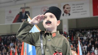 Çorum'da 23 Nisan coşkuyla kutlandı. Etkinliklerde öğrencilerin gösterileri büyük beğeni