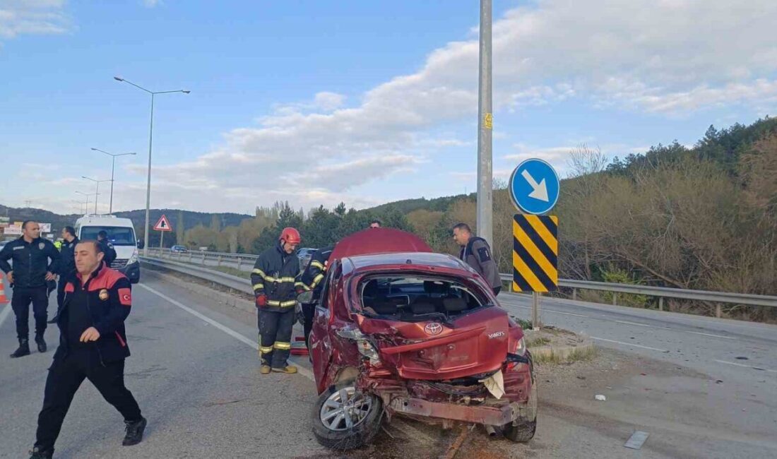 Çorum’da iki otomobil çarpıştı: 3 yaralı Çorum'da meydana gelen trafik