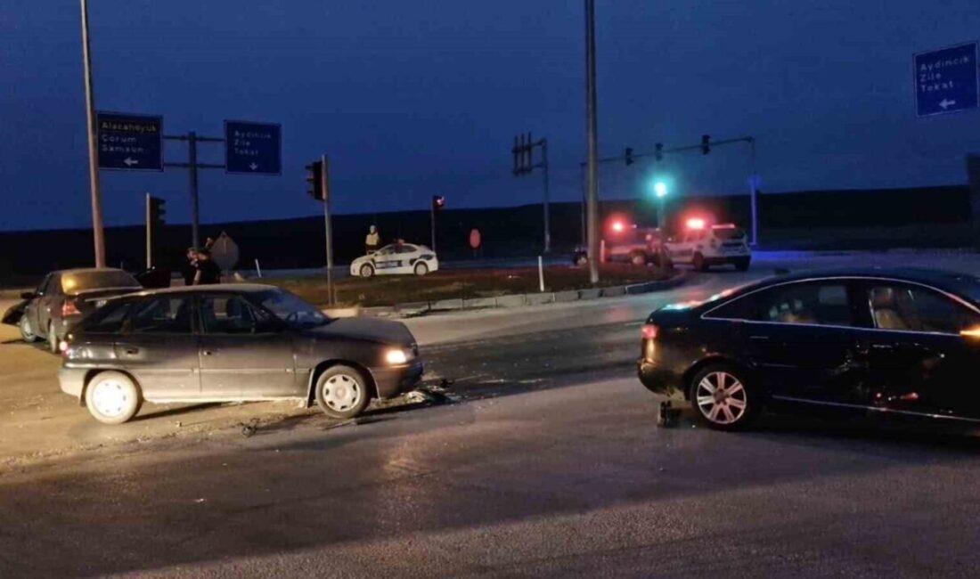 Çorum’da zincirleme kaza: 2 yaralı Çorum'un Alaca ilçesinde 3
