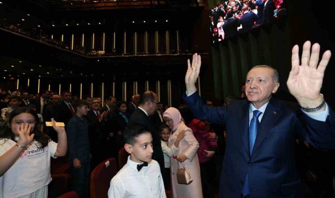 Cumhurbaşkanı Recep Tayyip Erdoğan ve eşi Emine Erdoğan, 23 Nisan