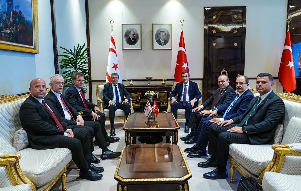 Cumhurbaşkanı Yardımcısı Cevdet Yılmaz, KKTC Başbakanı Ünal Üstel ile Cumhurbaşkanlığı