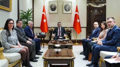 Cumhurbaşkanı Yardımcısı Cevdet Yılmaz, Şili Dışişleri Bakanı Alberto van Klaveren
