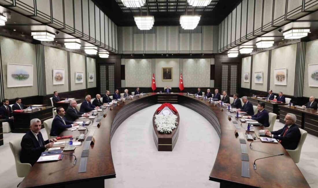 Cumhurbaşkanı Erdoğan başkanlığında Cumhurbaşkanlığı Kabinesi, Cumhurbaşkanlığı Külliyesi'nde bir araya geldi.