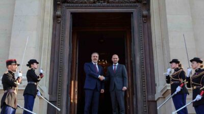 Dışişleri Bakanı Hakan Fidan, Fransa'nın başkenti Paris'te resmi ziyaretlerde bulundu.