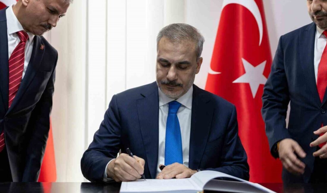 Hakan Fidan, resmi ziyaret kapsamında Cezayir'e giderek Türkiye'nin Oran Başkonsolosluğu