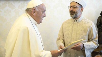 Diyanet İşleri Başkanı Prof. Dr. Ali Erbaş, Papa Franciscus'un vefatıyla
